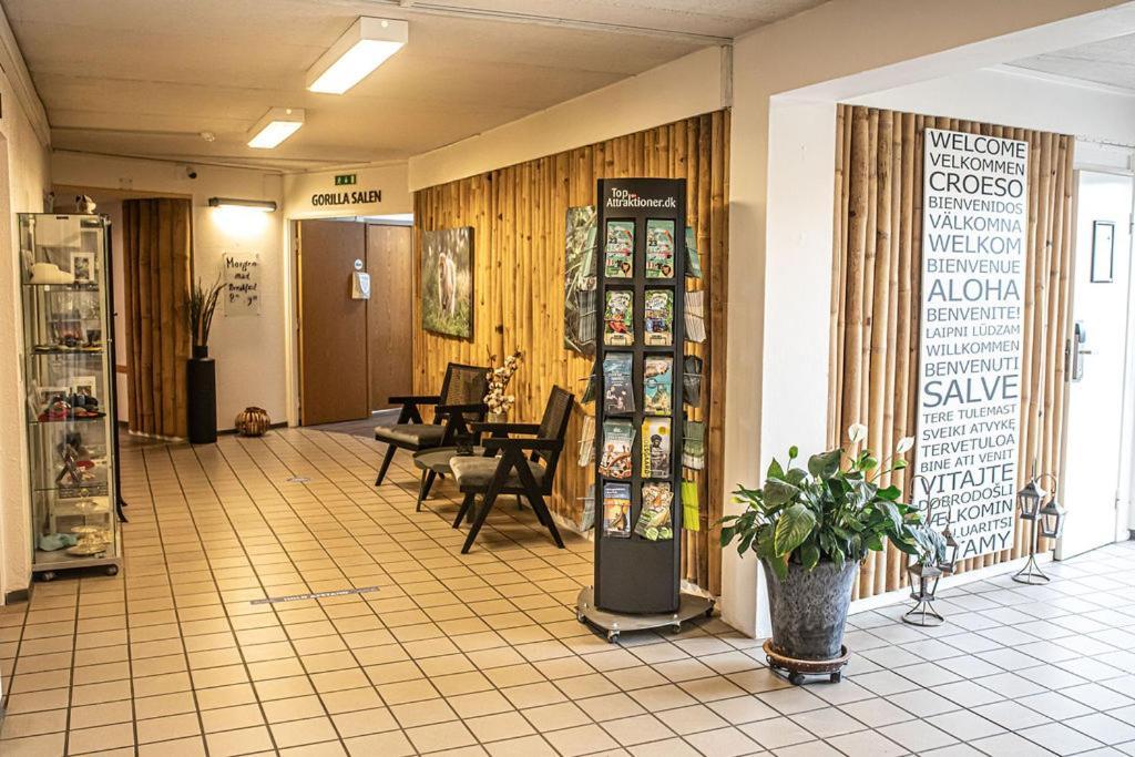 Givskud Zoo Hostel מראה חיצוני תמונה