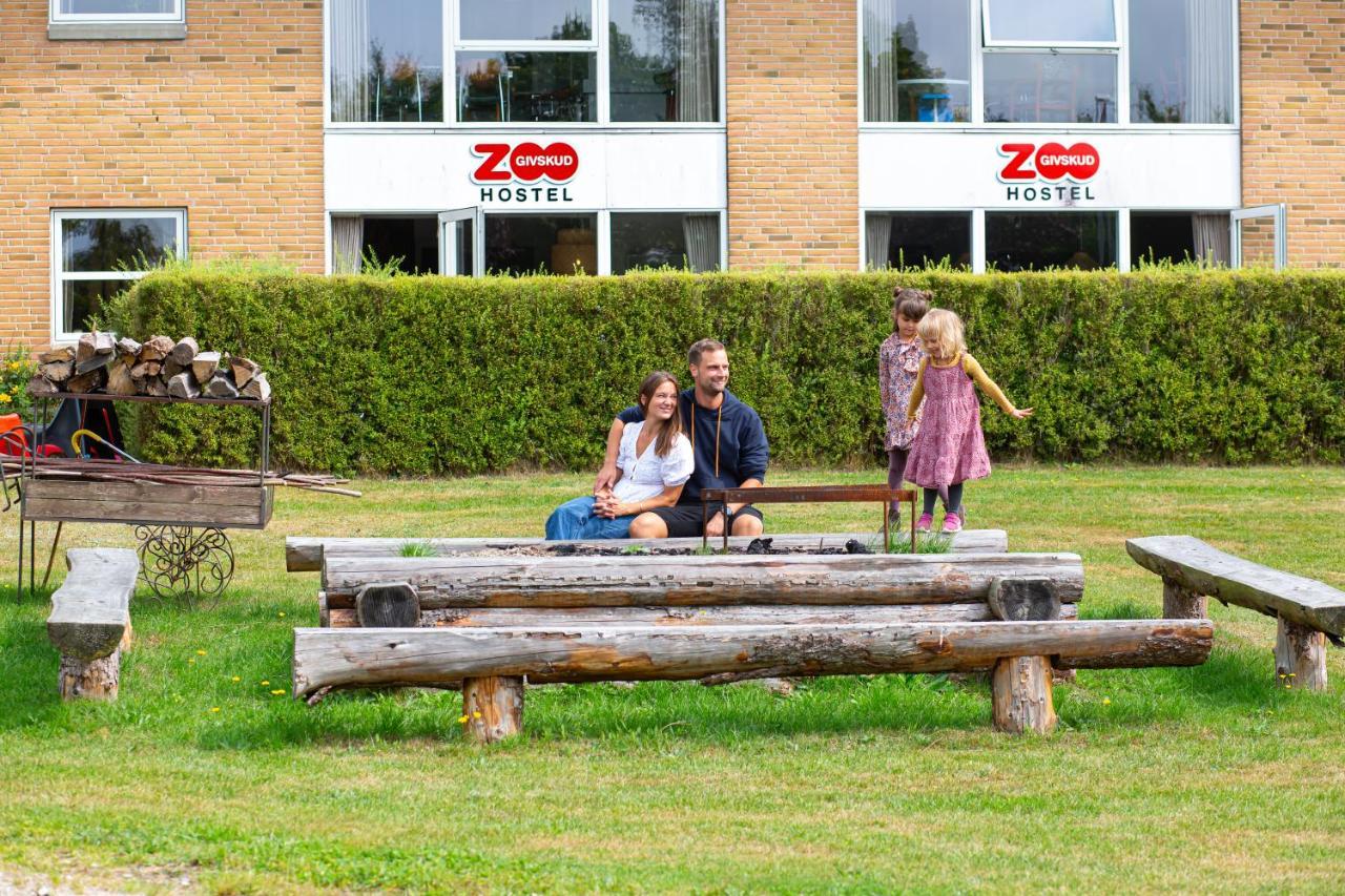 Givskud Zoo Hostel מראה חיצוני תמונה